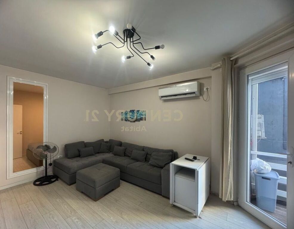 APARTAMENT 1+1 ME QIRA, RRUGA E KAVAJES: Condor Center