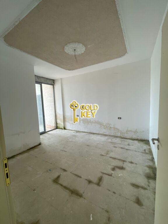 🏢 AMBIENT BIZNESI ME QERA 2+1 + 2 BANJO + VERANDË – ROTONDA E BURGUT DURRES