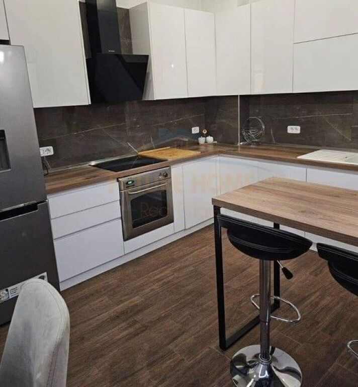 Qera, Apartament 2+1+2, Unaza e Re