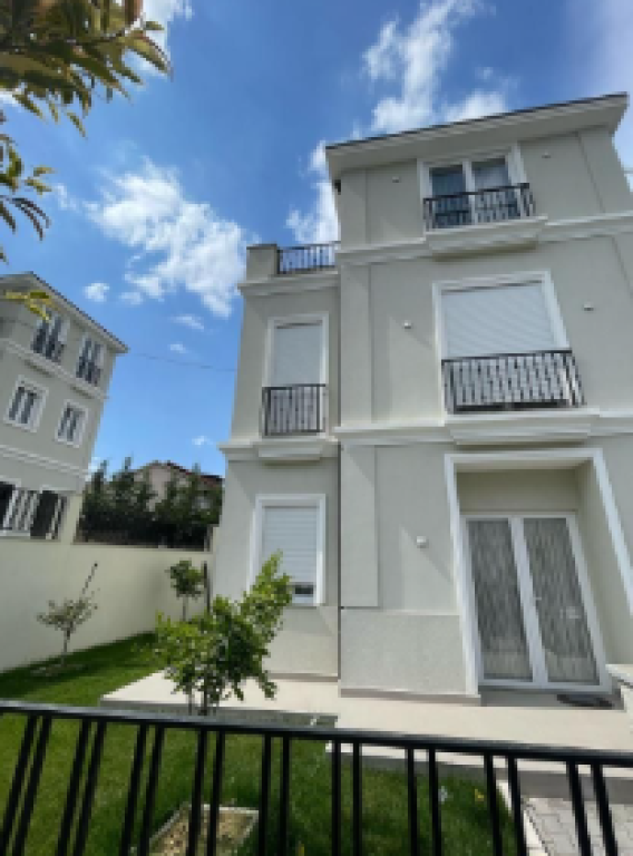 🏡 Vilë me Qira – Rezidenca “Vila Lule” | pranë TEG