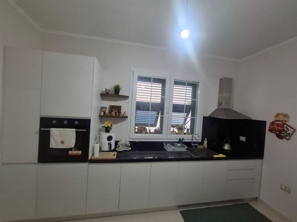 Jepet me Qera Shtepi Private 2+1 Tek Shkodha  Kushtrimi i Liris