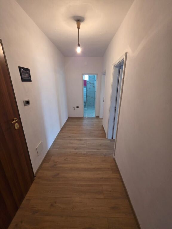 Shitet Apartament 2+1 me 2 Ballkone!
