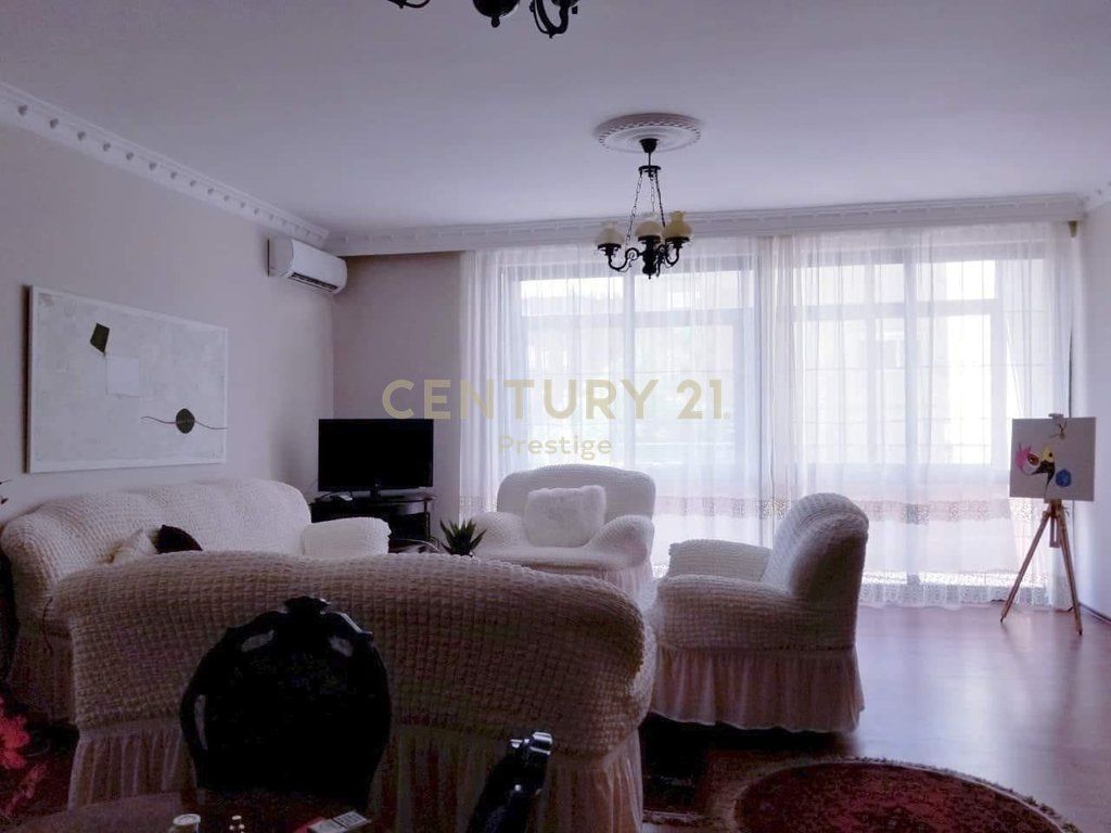 Në shitje apartament modern 2+1+2 pranë Shkollës së Baletit.