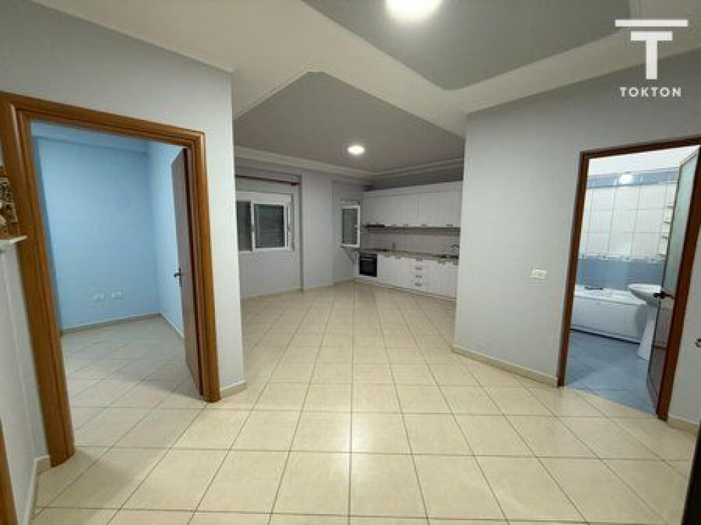 AFFITTO, APPARTAMENTO 2+1, VIA "RIZA CEROVA" TIRANA