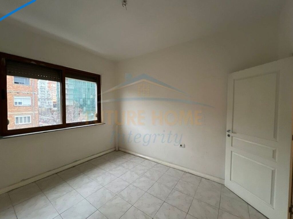 For sale, 2+1 Apartment, Former Exhibition, Tirana.