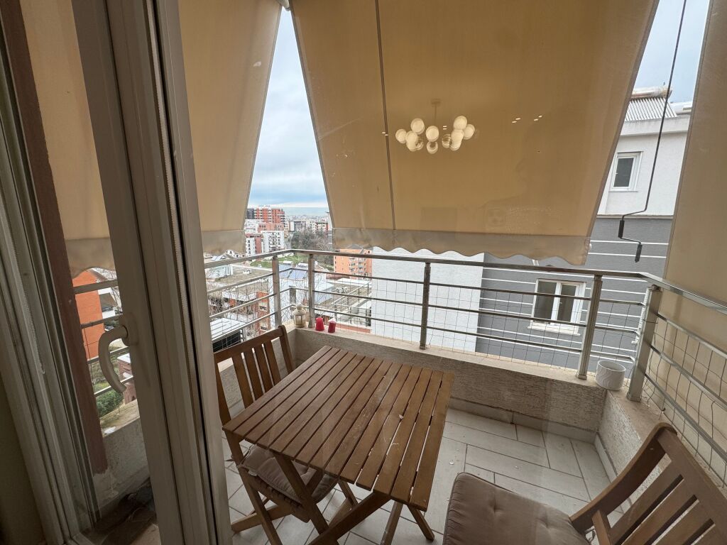 Apartament 2+1 tek Kopshti Botanik tek Xhamia!