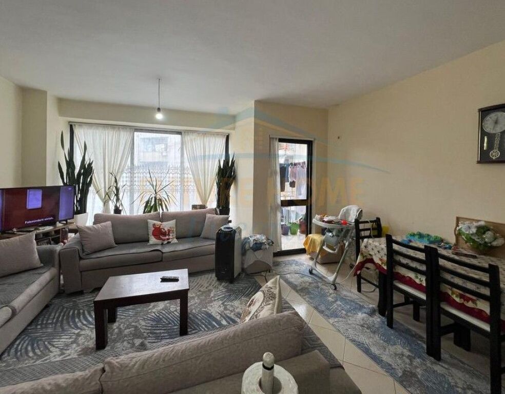 Shitet, Apartament 2+1, Misto Mame, Tiranë.