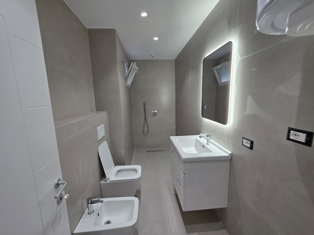 SHITET APARTAMENT 2+1 I RINOVUAR – OXHAKU