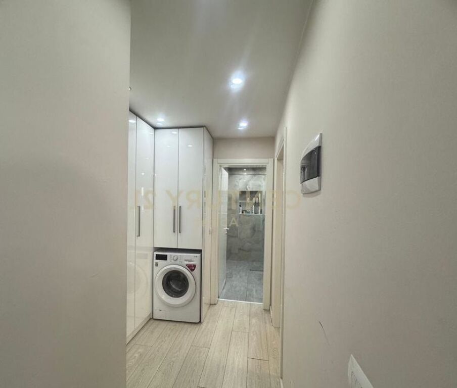 APARTAMENT 1+1 ME QIRA, RRUGA E KAVAJES: Condor Center