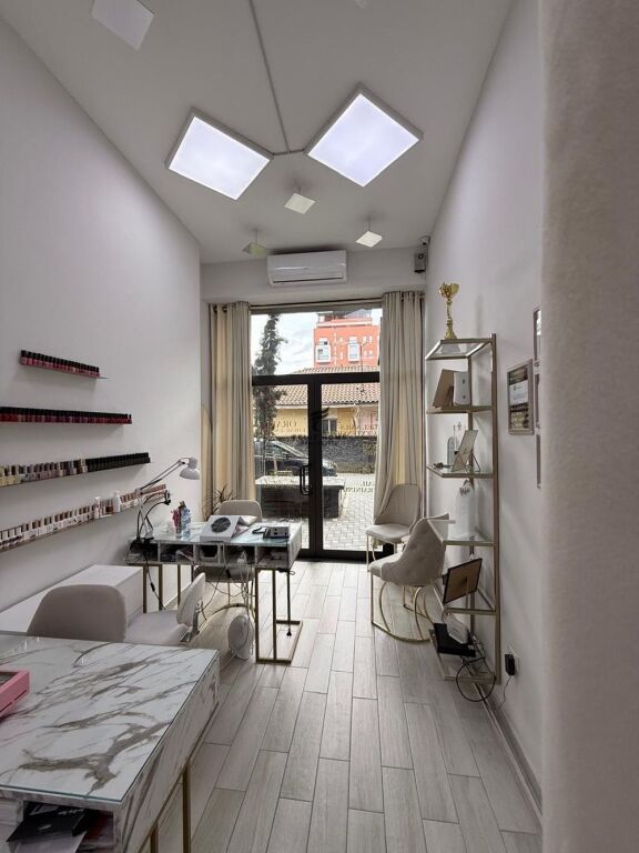 DYQAN ME QERA 19 M2 21 DHJETORI 450 EURO