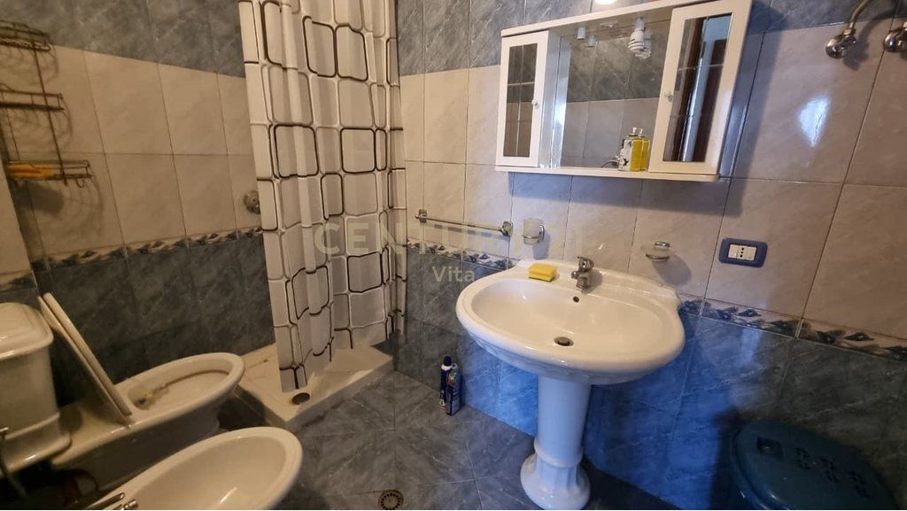 2+1 apartment in the heart of Durres with panoramic view of the sea and the Port, top floor with elevator