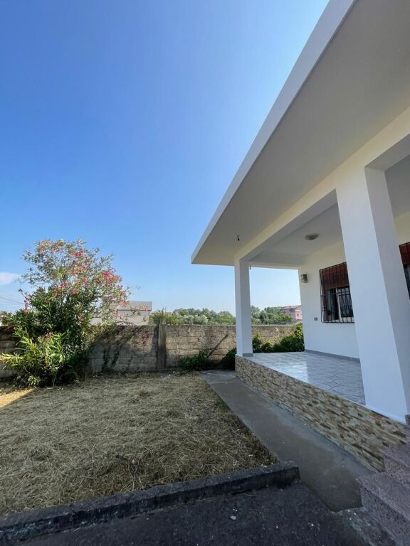 Shitet Shtëpi Private në Shijak