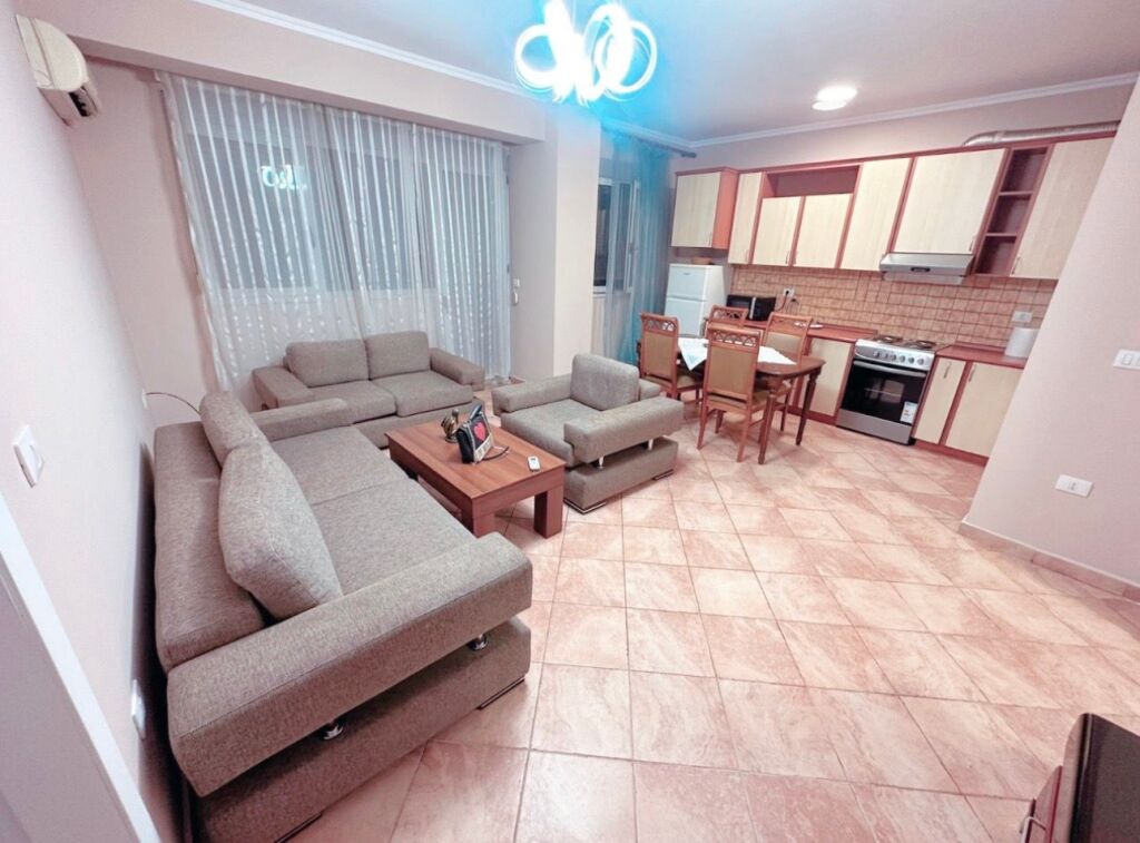 Shitet apartament 1+1 Kompleksi Halili Rr.Dibres