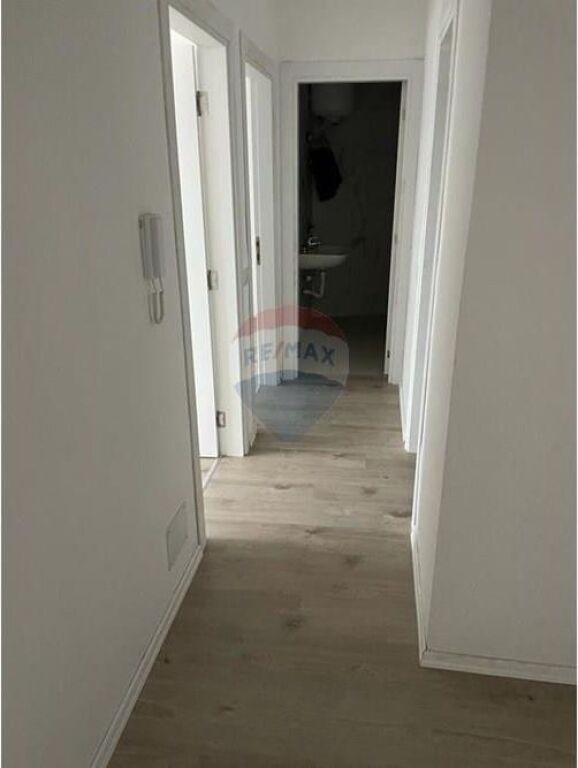 OFFICE FOR RENT WITH 3 WORK SPACES IN THE PARIS COMMUNE