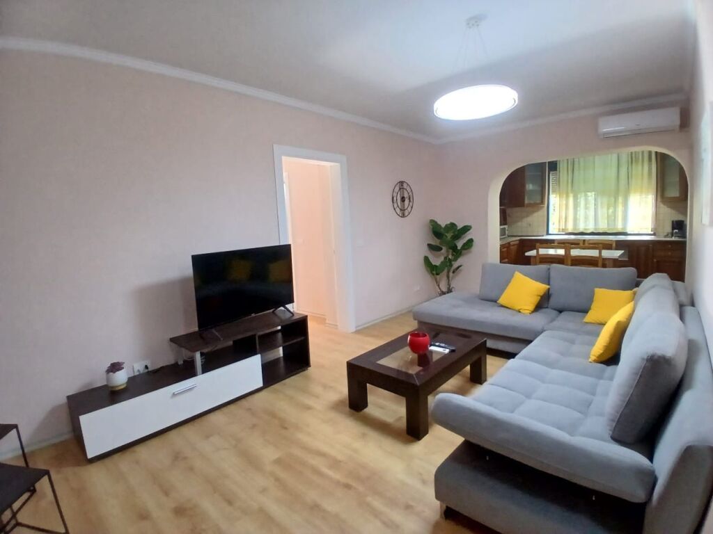 Jepet Me Qera Apartament 2+1+1 Ballkon