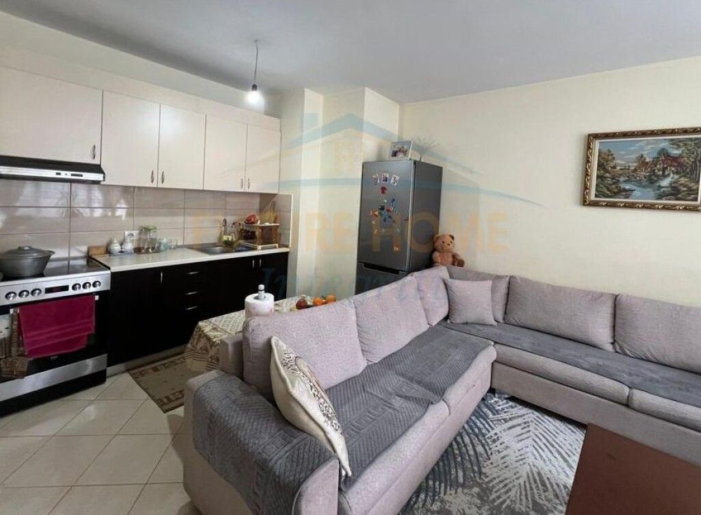 Shitet, Apartament 2+1, Misto Mame, Tiranë.
