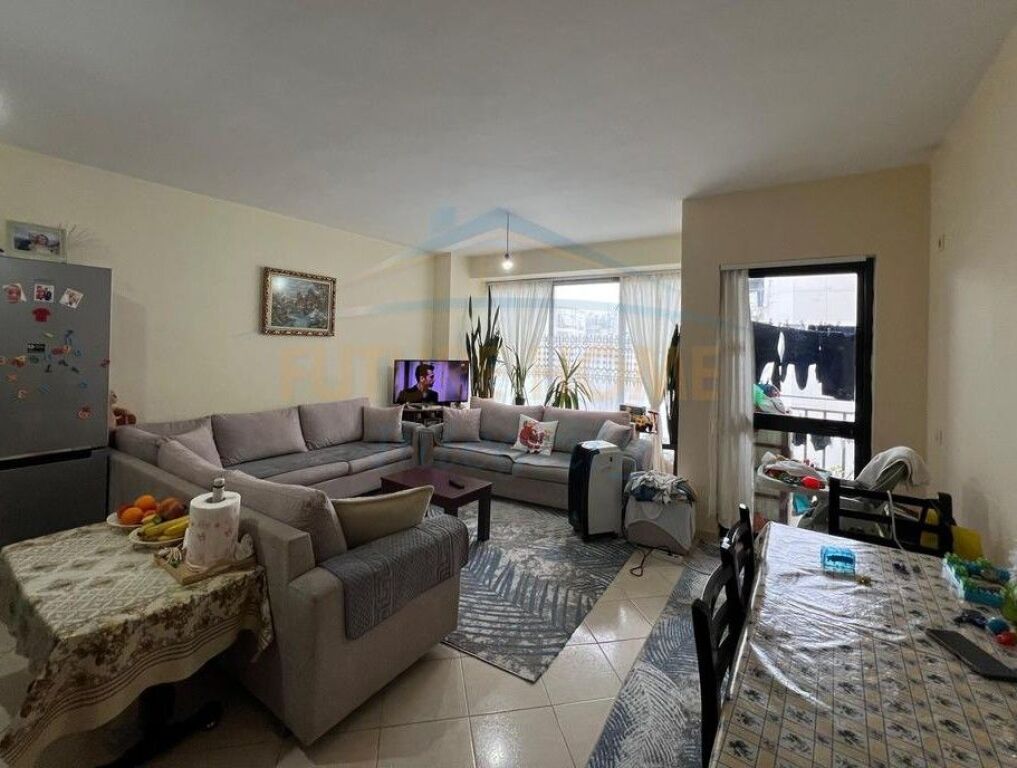 Shitet, Apartament 2+1, Misto Mame, Tiranë.