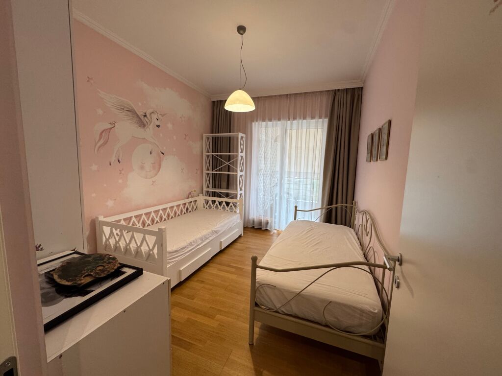 Apartament 2+1 tek Kopshti Botanik tek Xhamia!