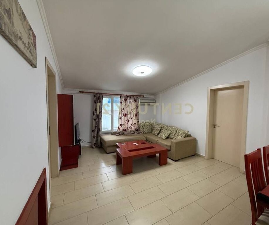 APARTAMENT 2+1 ME QIRA Rrapo Hekali