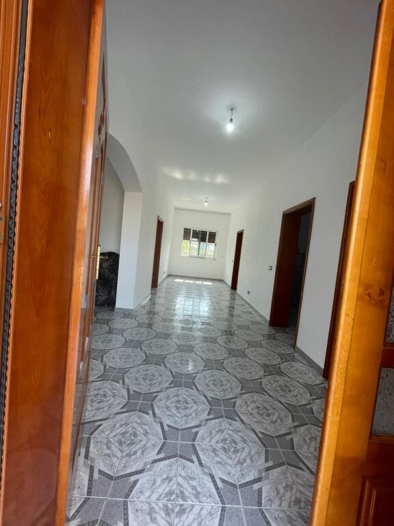 Shitet Shtëpi Private në Shijak