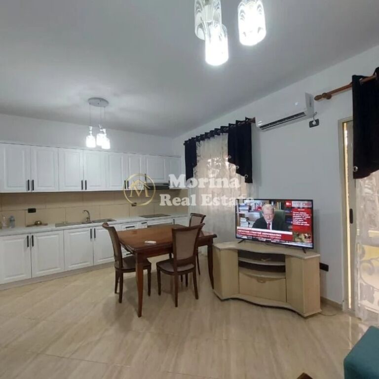 Affitto | Casa privata 3 + 1 | Via Dibrës | 700 €/mese