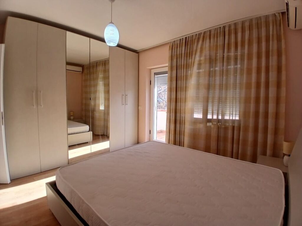 Jepet Me Qera Apartament 2+1+1 Ballkon