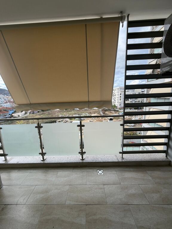 Office space, Paris Commune, te kika 2,1 million and 200 thousand lek