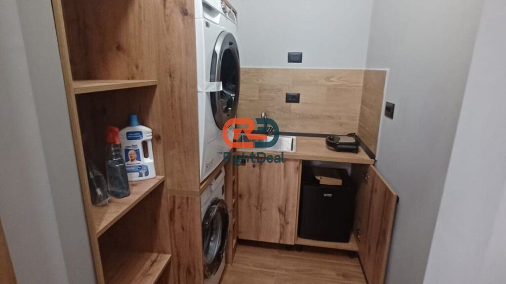 Tek Komuna E Parisit, Jepet Me Qira Njesi Biznesi E Investuar Totalisht Per Barber Shop!