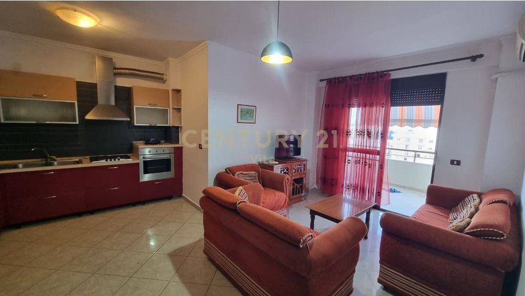 2+1 apartment in the heart of Durres with panoramic view of the sea and the Port, top floor with elevator