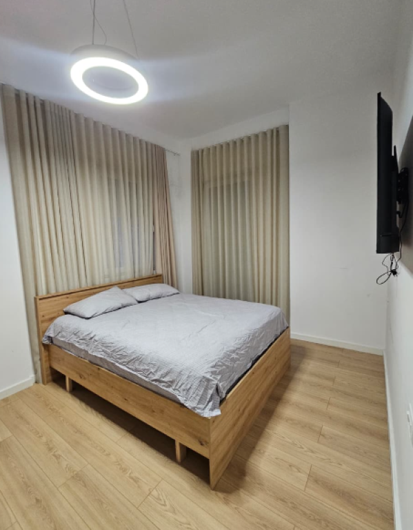 🏡 Vilë me Qira – Rezidenca “Vila Lule” | pranë TEG