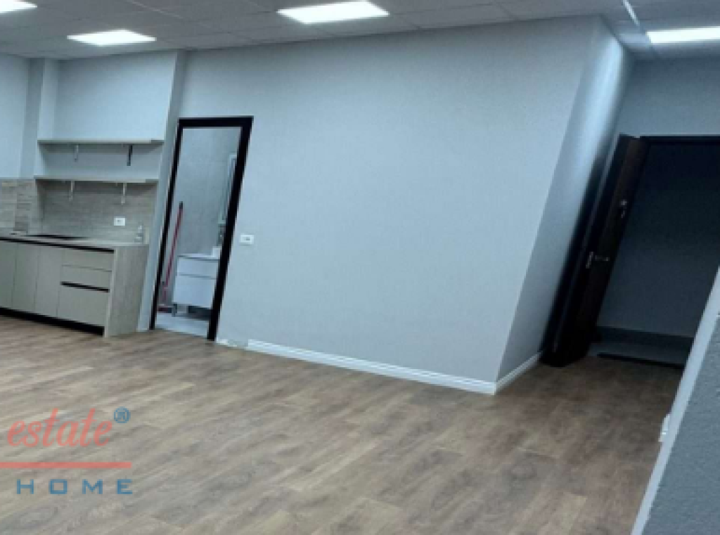 Ufficio in affitto nel centro di Tirana