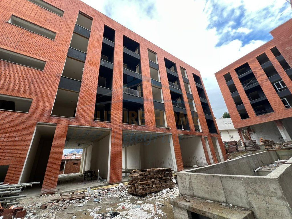 Shitet, Apartament 2+1+2, Bridge Side Residence, Tiranë.