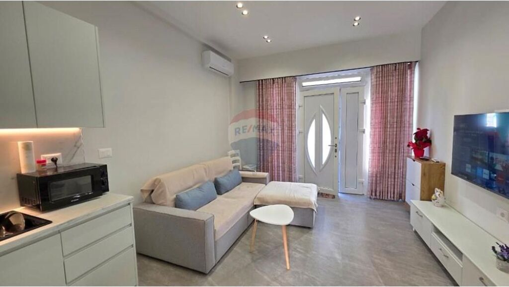 Apartament 1+1 me Qira – Zona Topana, Vlorë