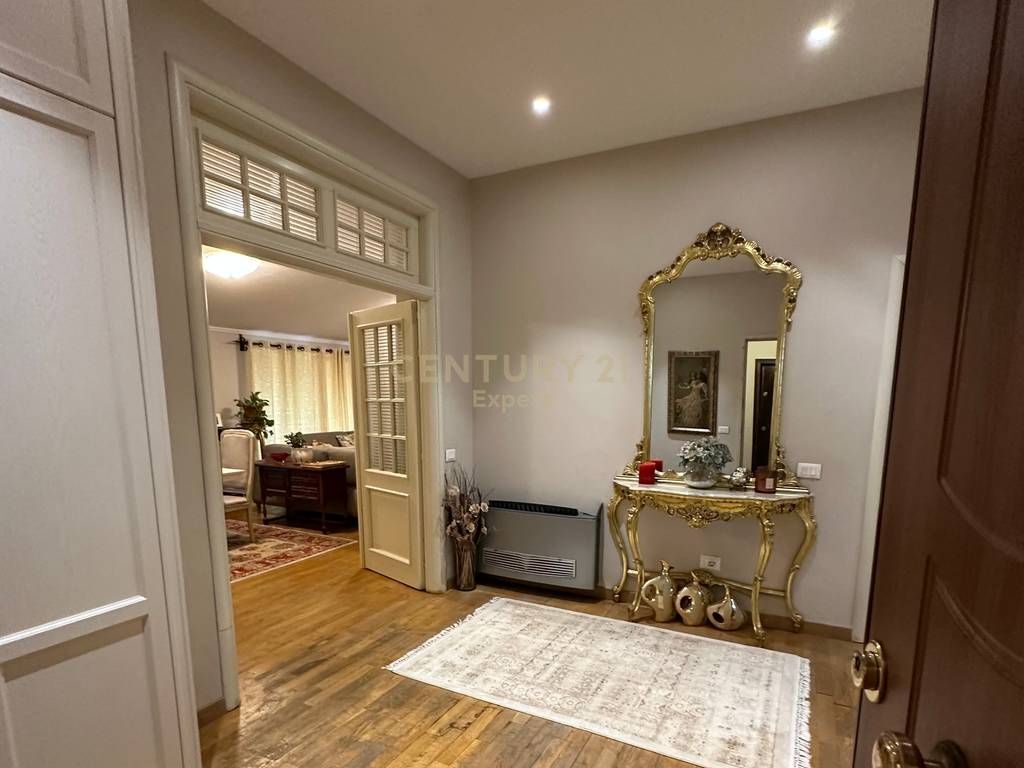 Penthouse per shitje tek Liqeni i Tiranes