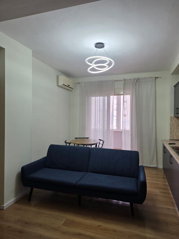 Shtepi me qera 1+1 Komuna Parisit