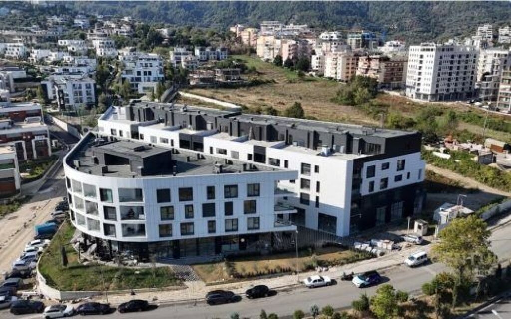 Liqeni i Thate - Med Invest