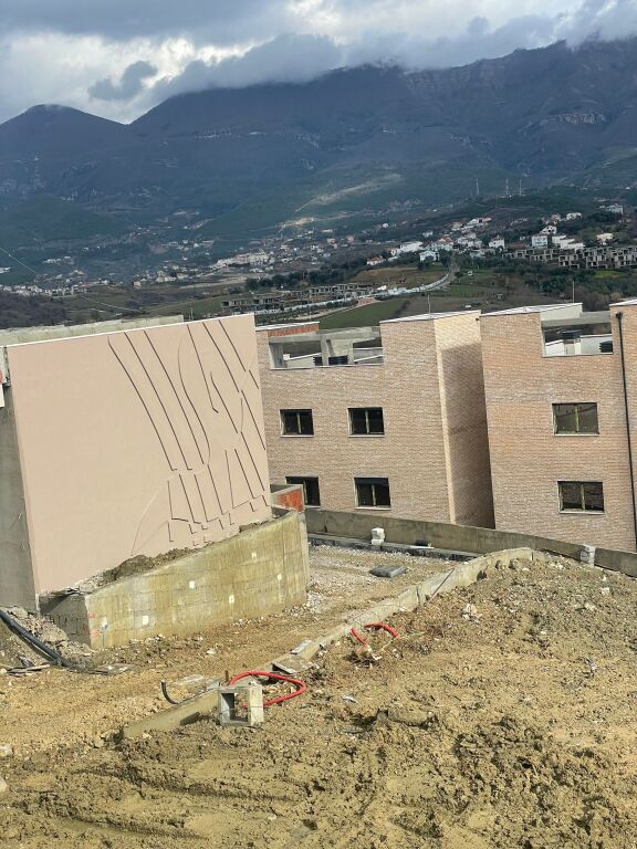 Dupleks per Shitje/Liqeni i Farkes