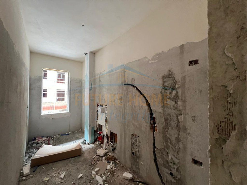 Shitet, Apartament 2+1+2, Bridge Side Residence, Tiranë.