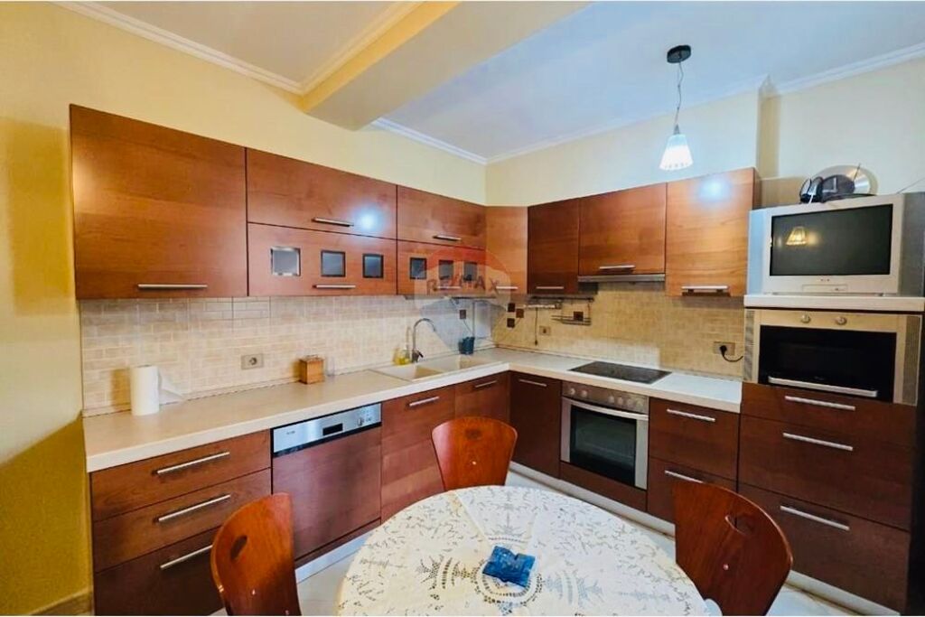 📍Appartamento 3+1+2 Comune di Parigi