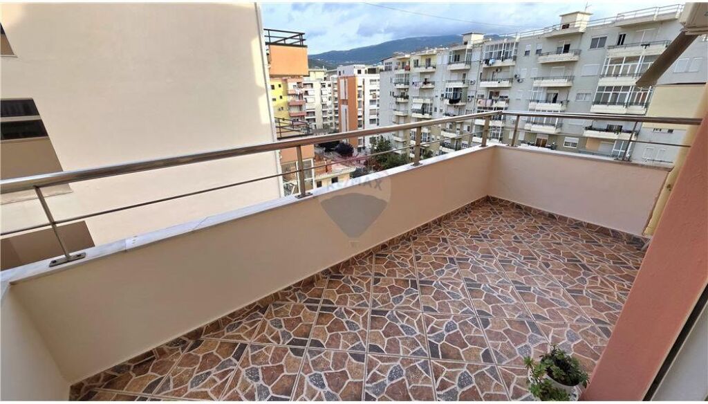 🏡 Apartament 2+1+2 për Shitje – Rr. e Çipajve, Vlorë