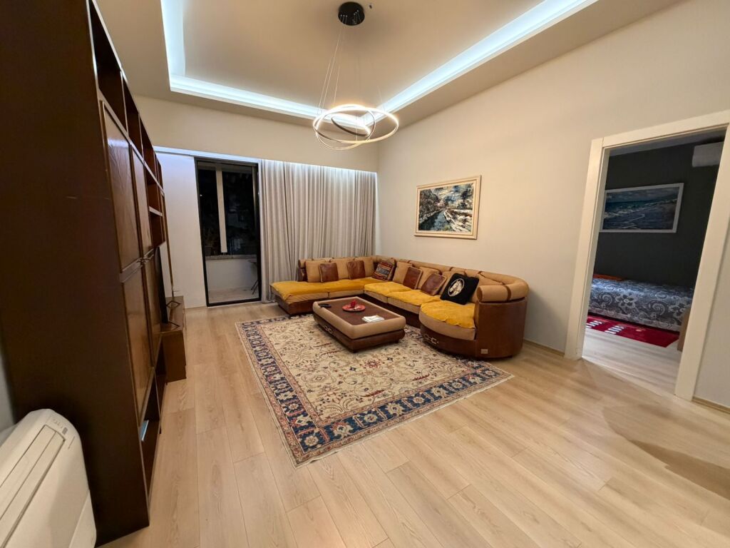 Appartamento 3+1+2+2 parcheggi nella zona del Lago Vuoto in vendita