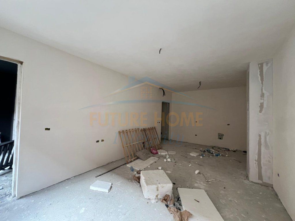 Shitet, Apartament 2+1+2, Bridge Side Residence, Tiranë.