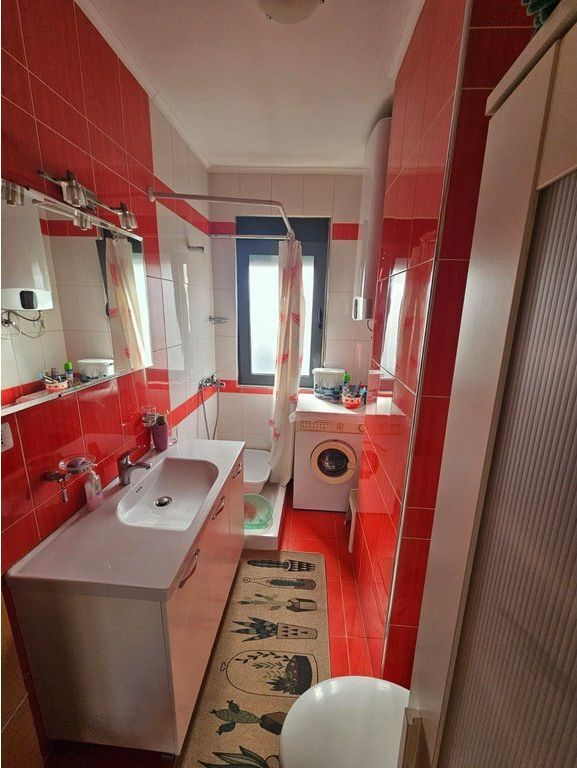 Apartament 3+1+2 per shitje prane Liqenit Artificial, Art Turbina