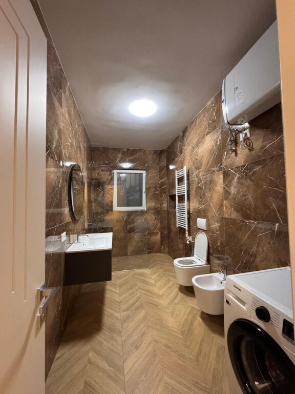 Appartamento 2+1 al piano villa vicino al Palazzo delle Brigate!