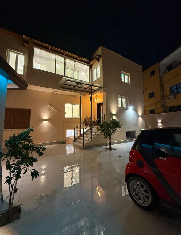 VILLA IN AFFITTO VIA KAVAJES