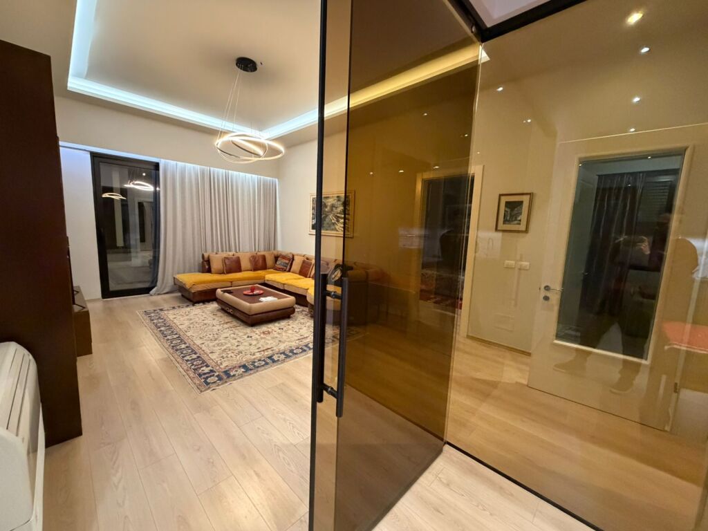 Appartamento 3+1+2+2 parcheggi nella zona del Lago Vuoto in vendita