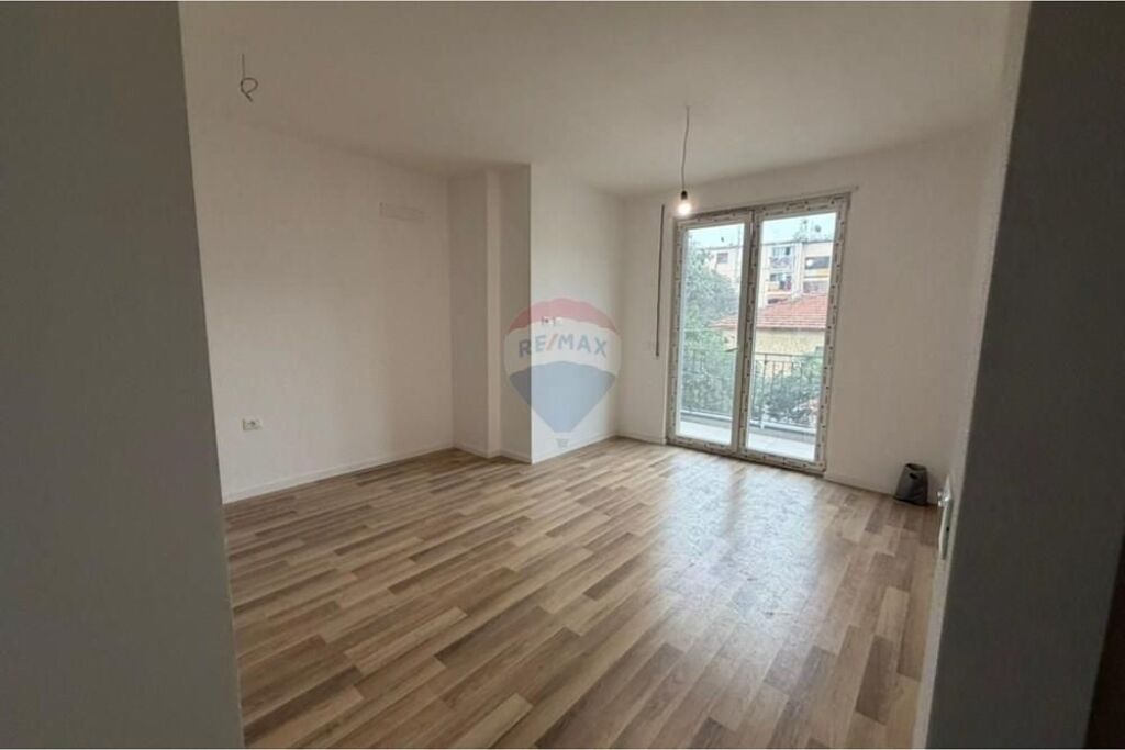 🏢 **Studio Apartament Fantastik për Shitje në Tiranë!**