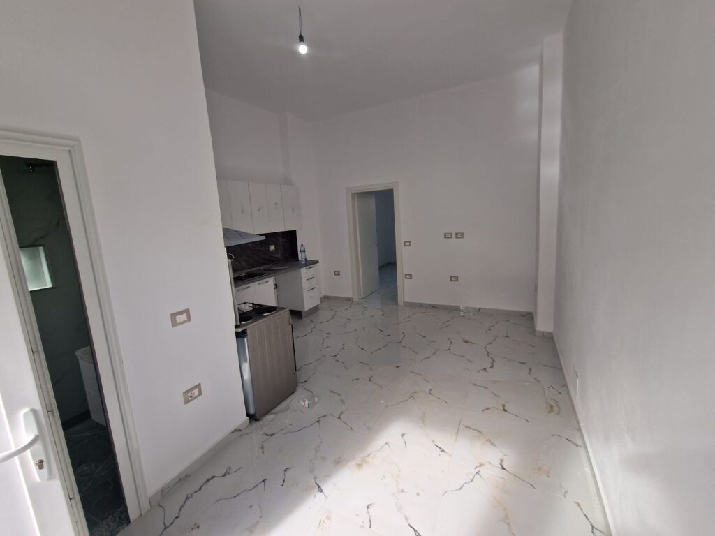 Jepet Me Qera Apartament 1+1+1 Ballkon