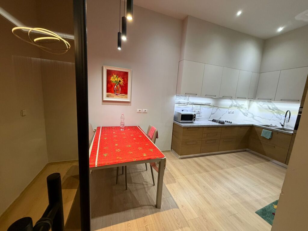 Appartamento 3+1+2+2 parcheggi nella zona del Lago Vuoto in vendita