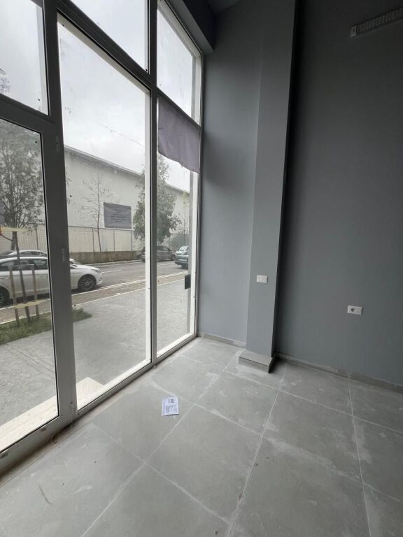 Jepet me qera ambienti i bizensit 2 katesh Duplex ne Univers City, i sapoinvestuar, Pallat i ri